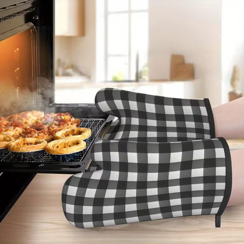 Pair of Nordic Style Heat-Resistant Oven Mitts - Anti-Burn Microwave Gloves