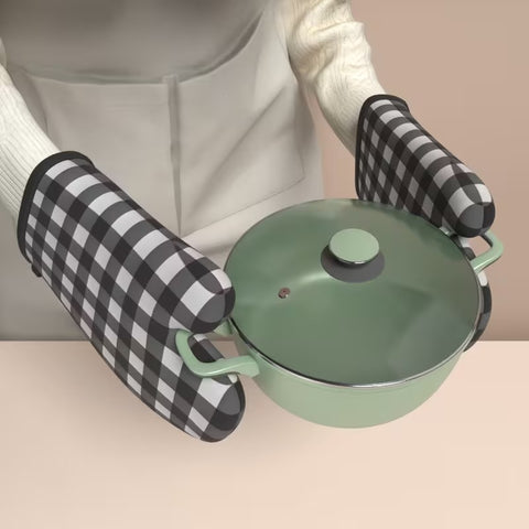 Pair of Nordic Style Heat-Resistant Oven Mitts - Anti-Burn Microwave Gloves